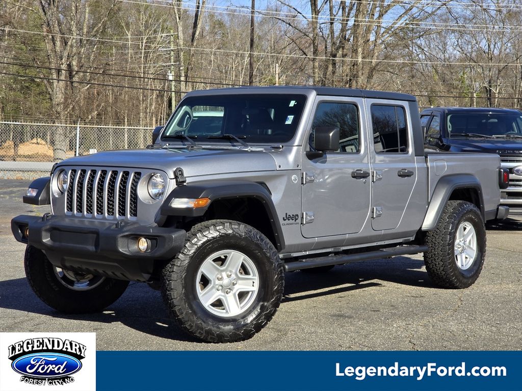 2020 Jeep Gladiator Sport S's photo