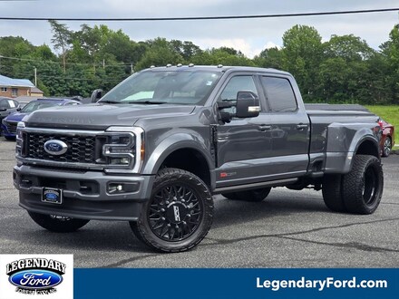 2025 Ford F-450SD Platinum Truck