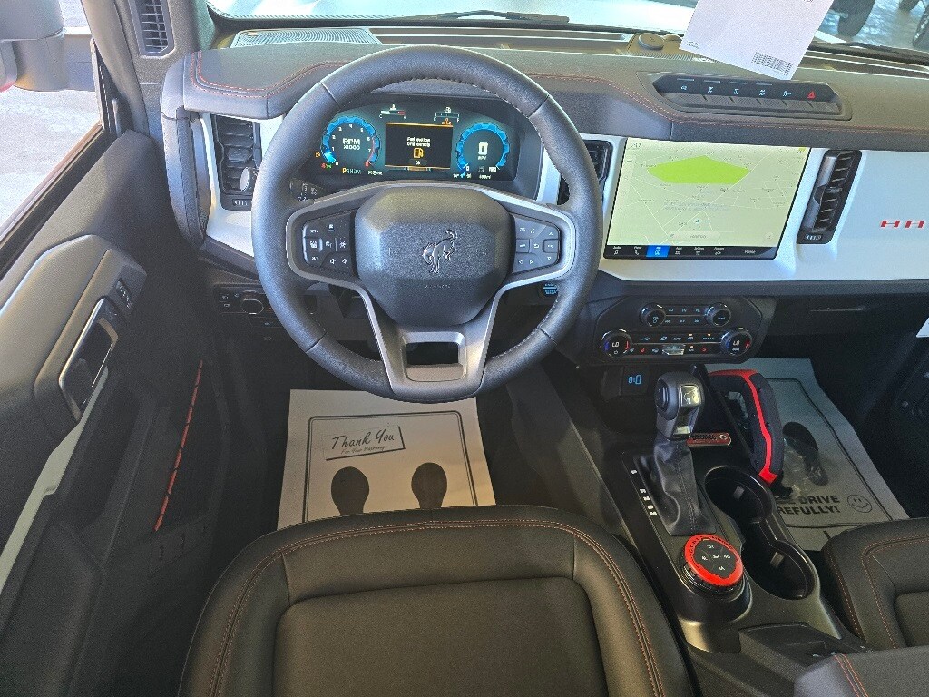 2025 Ford Bronco First Edition photo 2