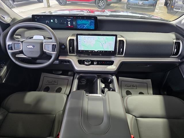 2025 Ford Expedition photo 2