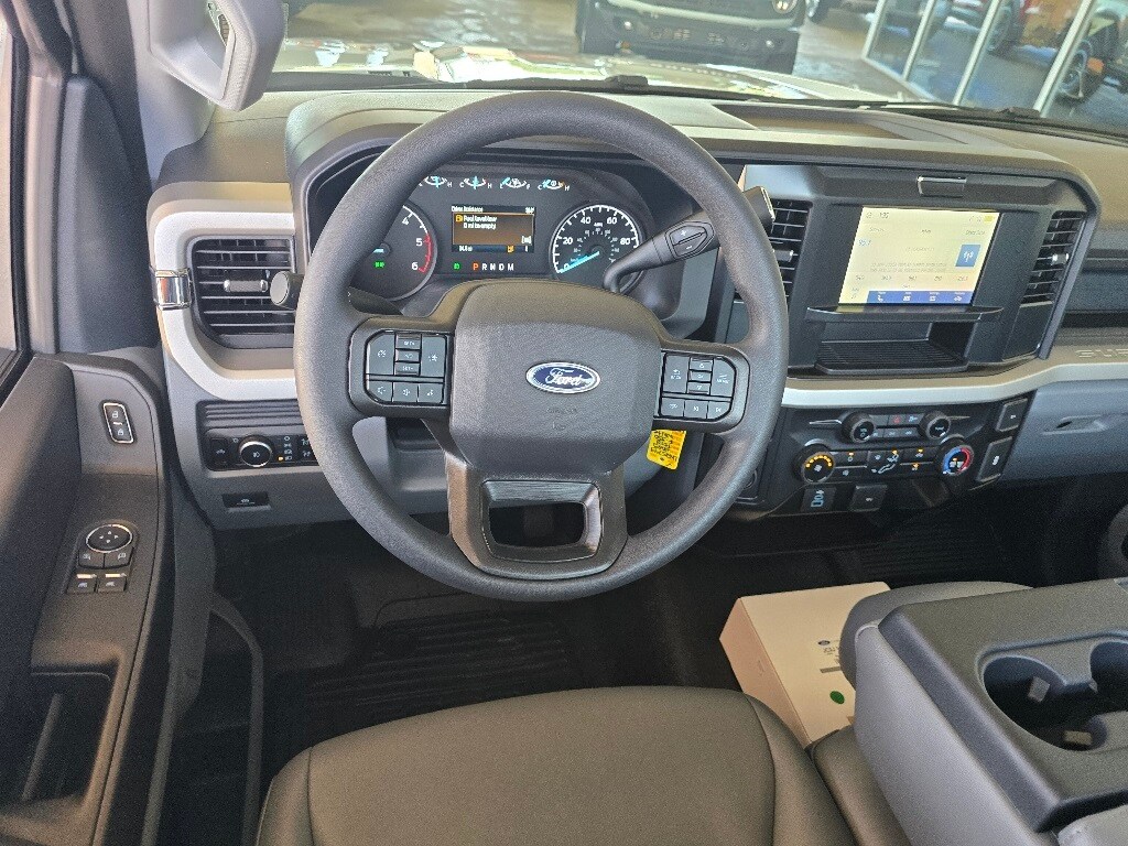 2025 Ford F-350 XL photo 3