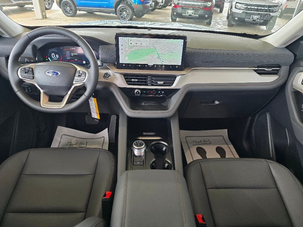 2025 Ford Explorer photo 3