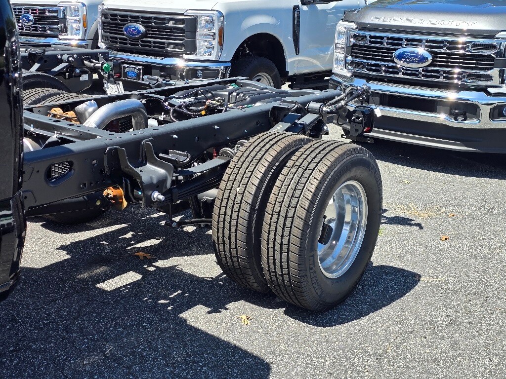 2025 Ford F-350 XL photo 4