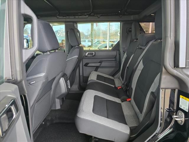 2025 Ford Bronco 4-Door Base - Photo 10