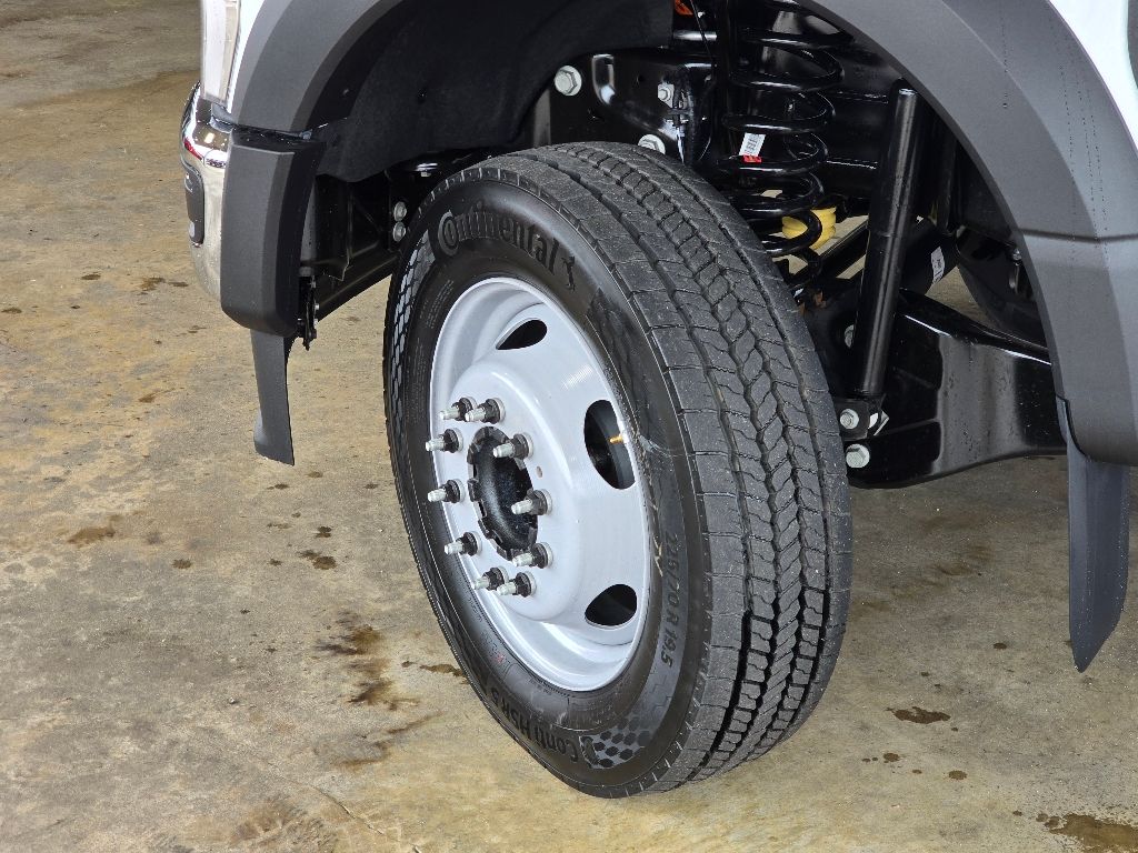 2025 Ford F-450 Super Duty Chassis Cab XLT - Photo 26