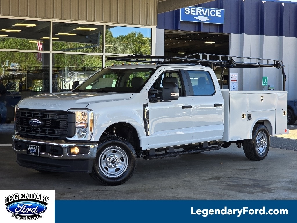 2026 Ford F-350 Super Duty XL's photo