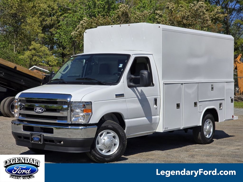 2026 Ford E-Series SRW E-350 Super Duty 138 in WB's photo