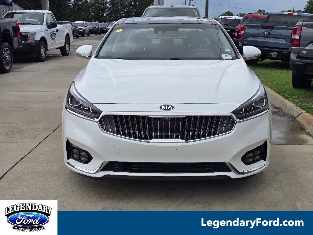 2017 Kia Cadenza Limited photo 2