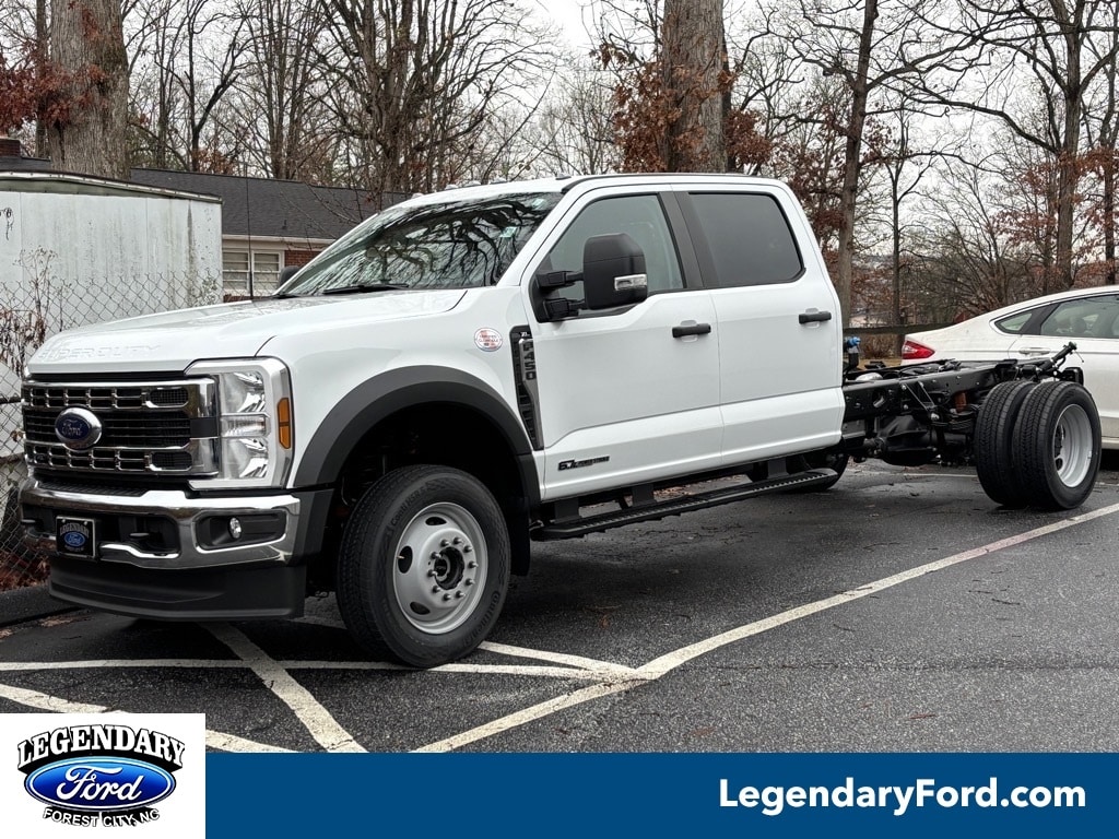 2026 Ford F-450 Super Duty Chassis Cab XL's photo