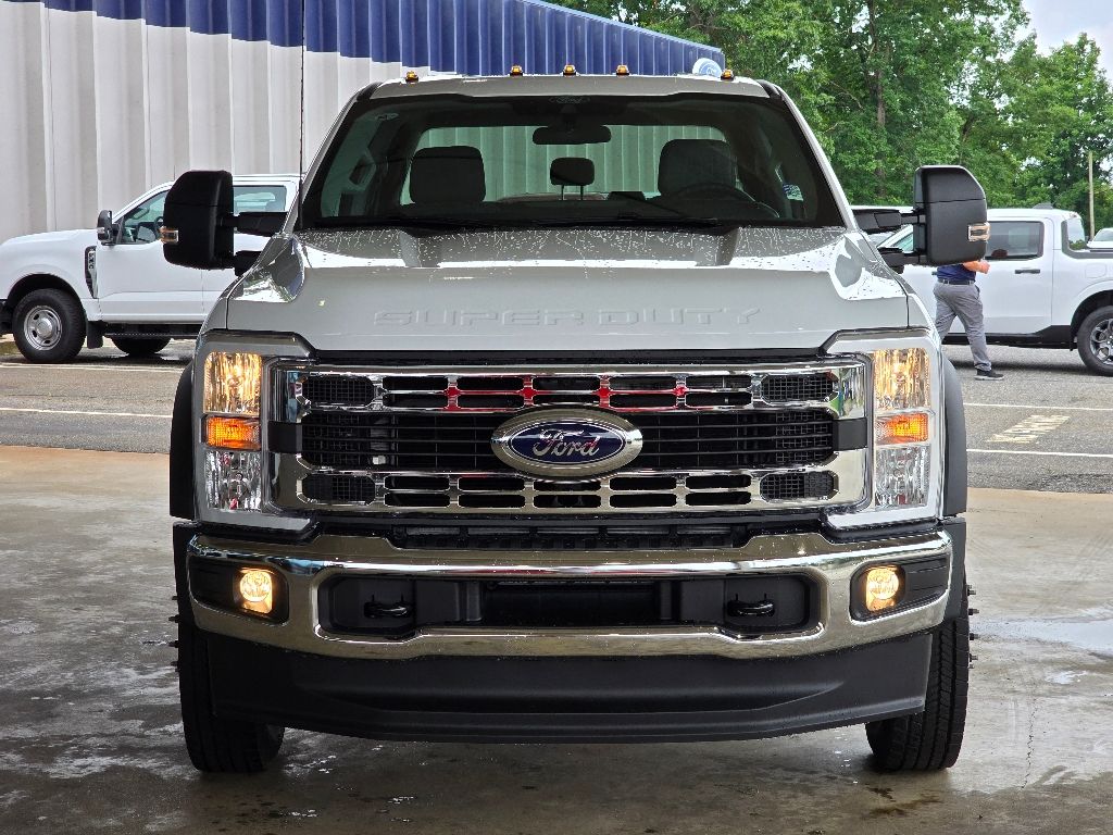 2025 Ford F-450 Super Duty Chassis Cab XLT - Photo 22