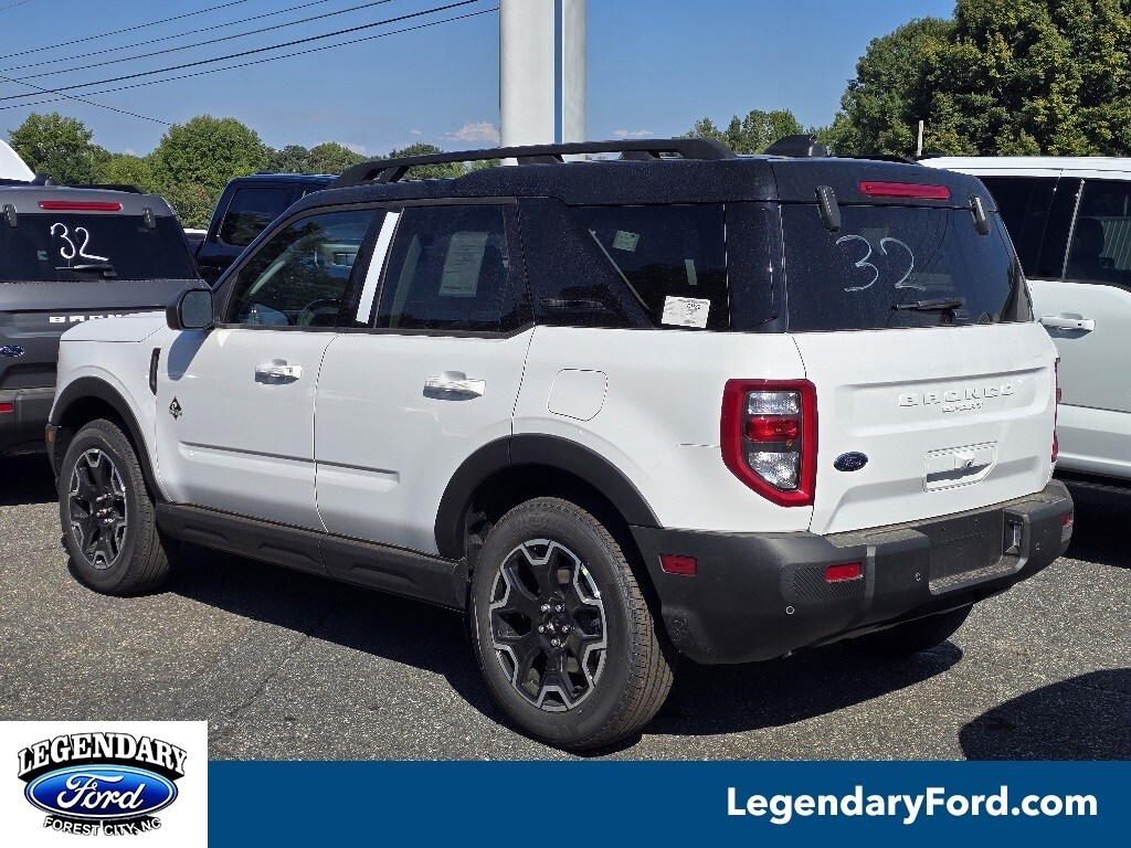 2025 Ford Bronco Sport Outer Banks photo 2