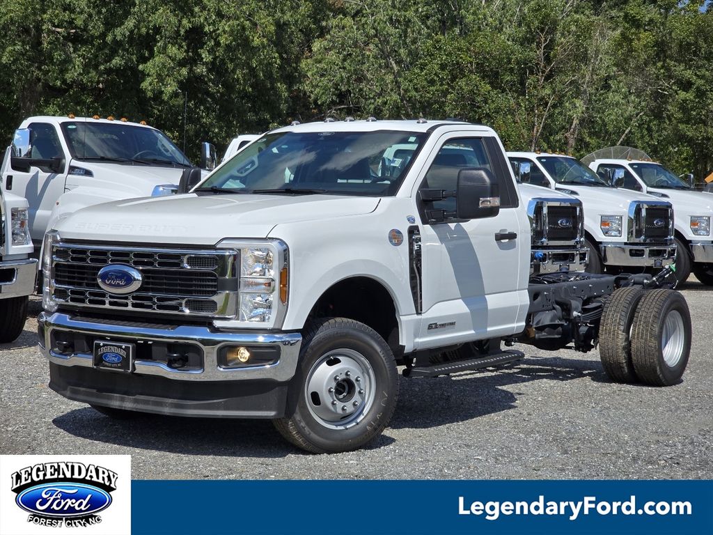 2026 Ford F-350 Super Duty Chassis Cab XL