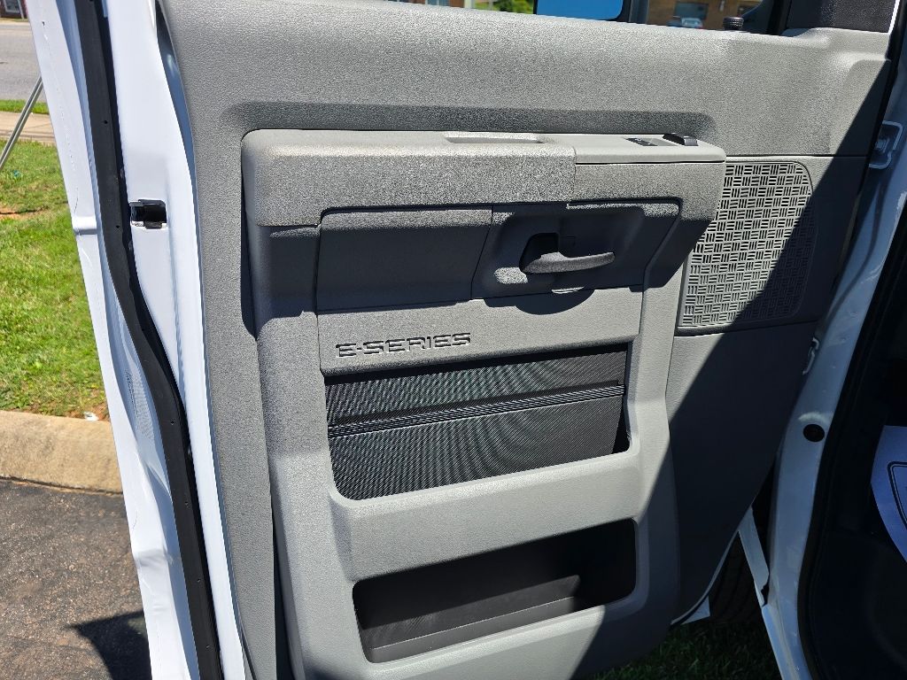 2026 Ford E-Series Cutaway Base - Photo 7