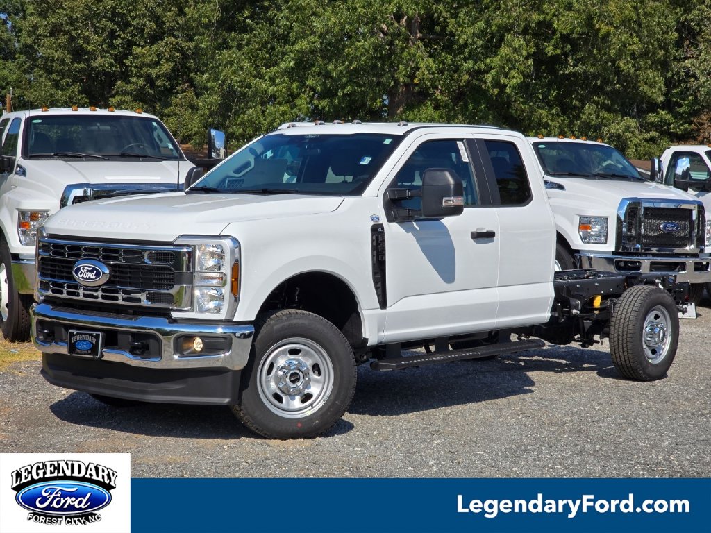 2027 Ford F-350 Super Duty Chassis Cab