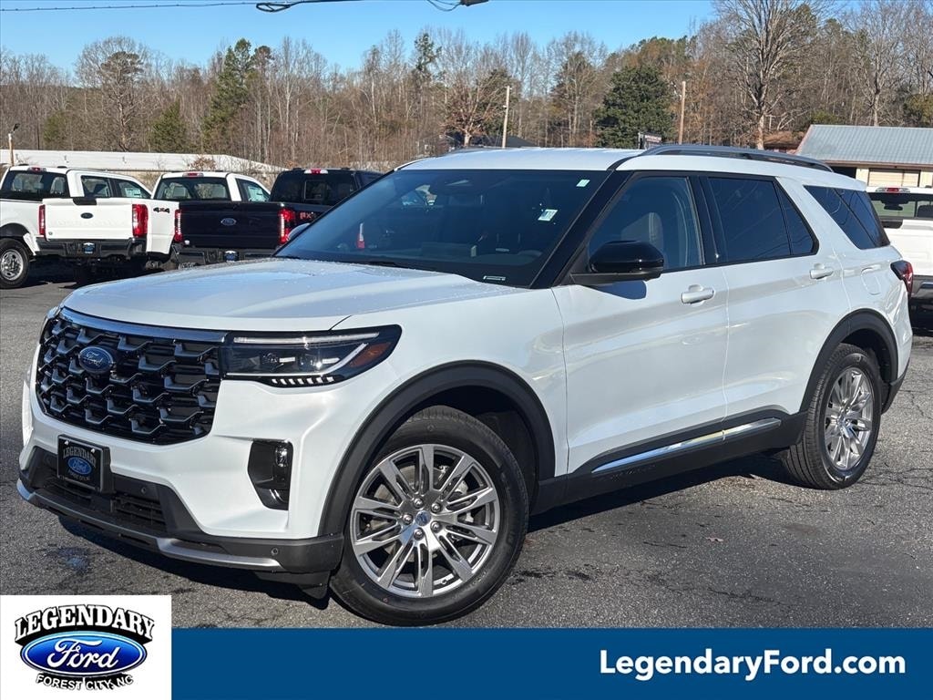 2026 Ford Explorer Platinum's photo