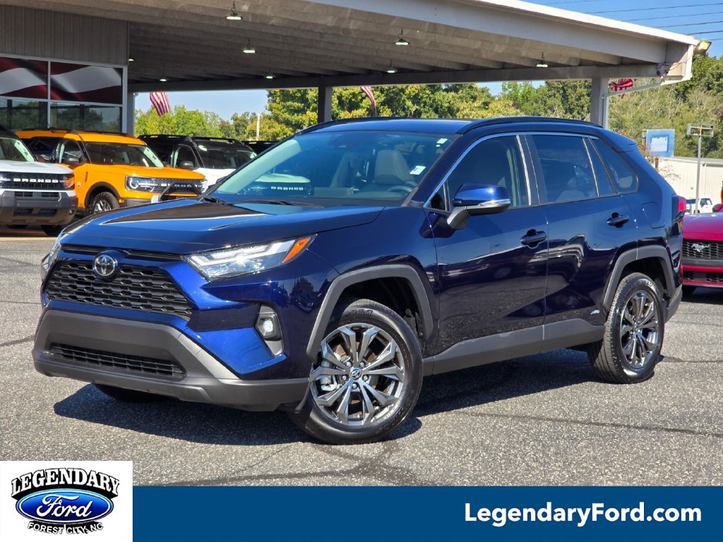 2025 Toyota RAV4 XLE Premium