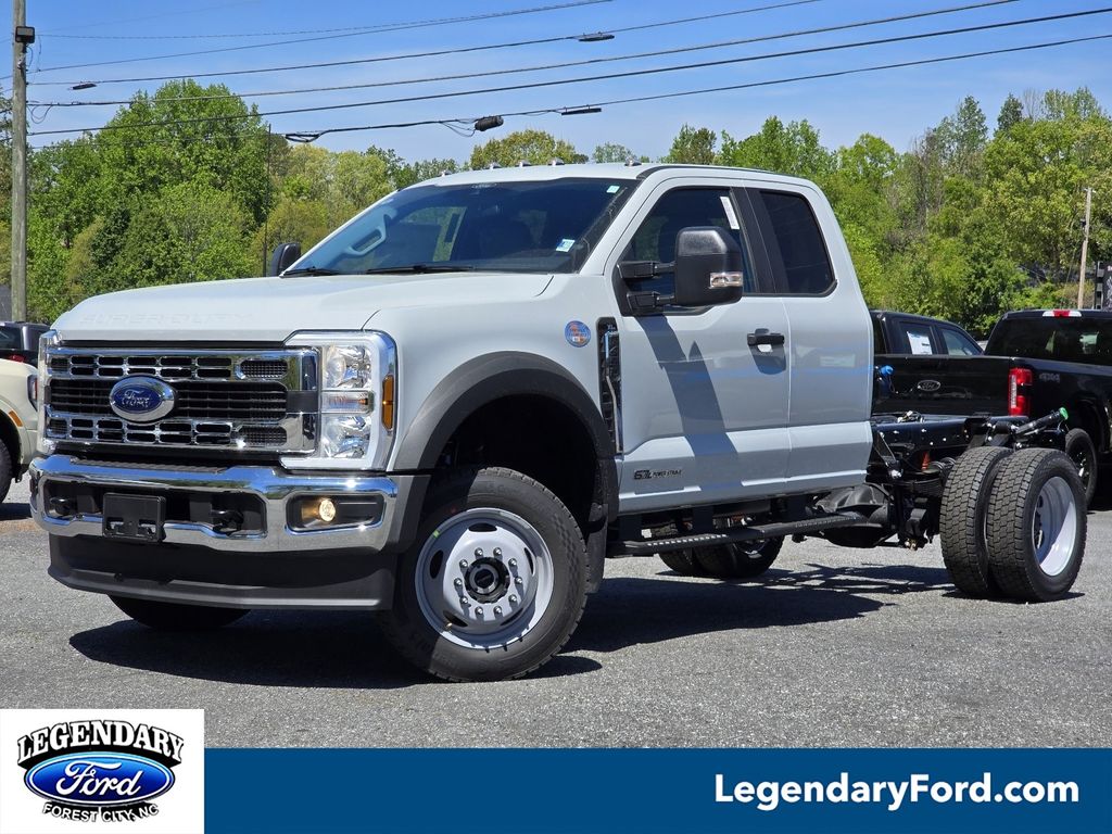 2026 Ford F-450 XL 4x4 SuperCab 168-In DRW's photo