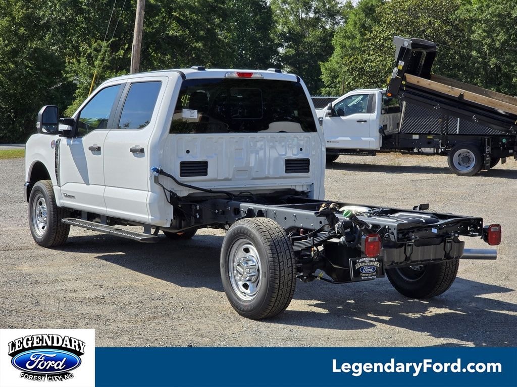 New 2026 Ford F-350SD XL Truck Crew Cab