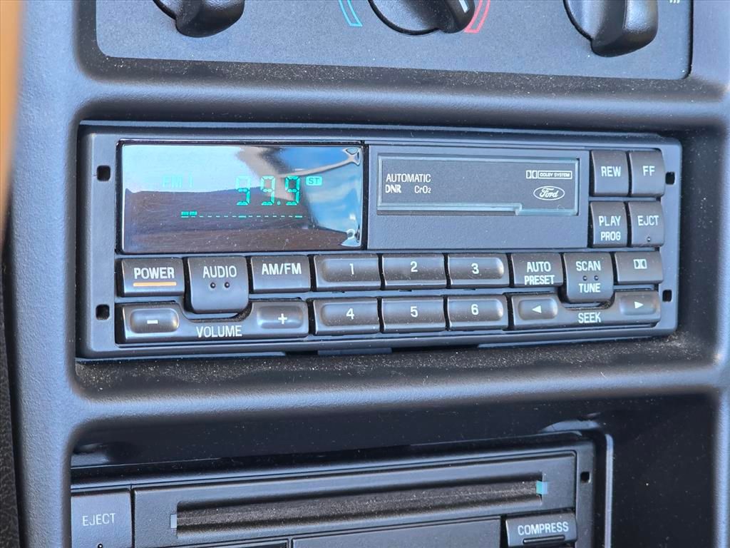 1994 Ford Mustang - Photo 7