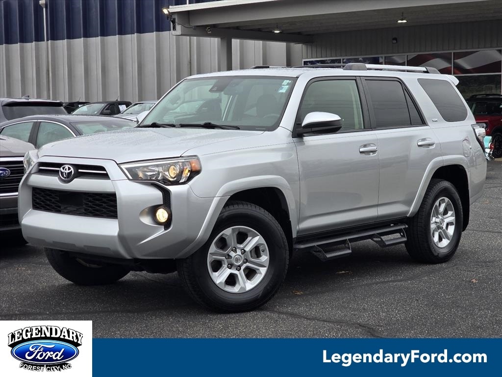 2020 Toyota 4Runner SR5's photo