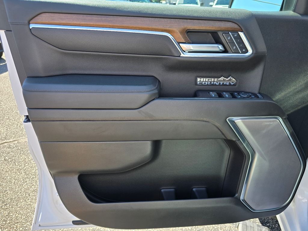2023 Chevrolet Silverado 1500 High Country - Photo 8