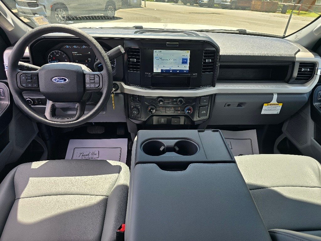 2025 Ford F-350 XL photo 3