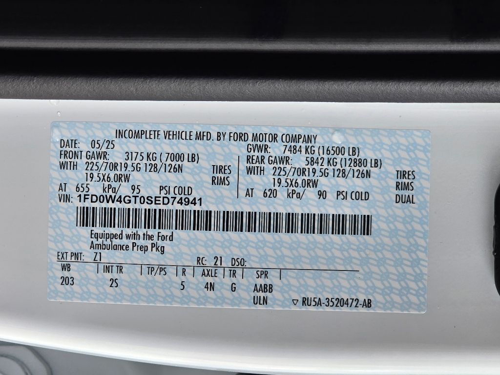 2025 Ford F-450 Super Duty Chassis Cab XLT - Photo 28