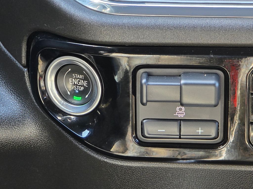 2023 Chevrolet Silverado 1500 High Country - Photo 19