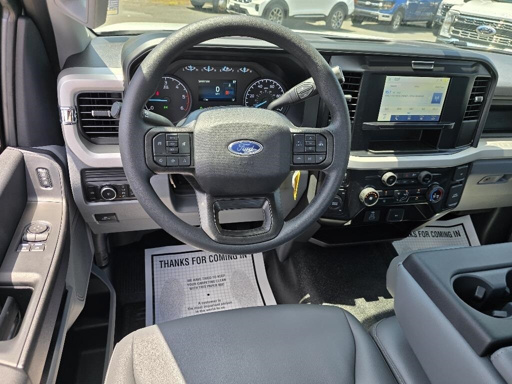 2026 Ford F-350 XL photo 3