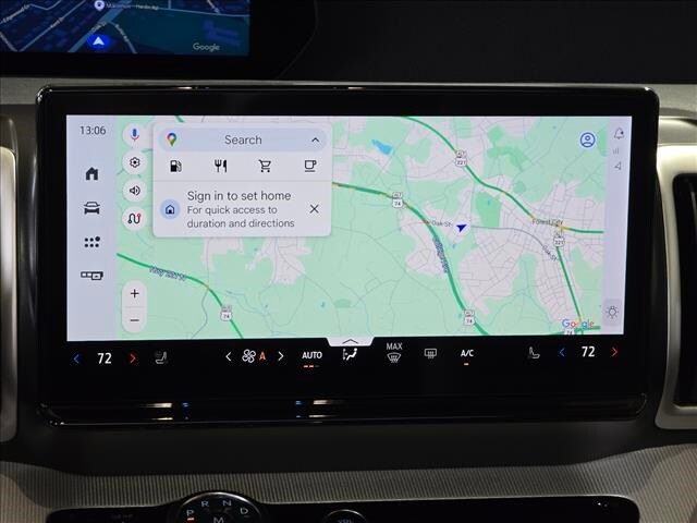 2025 Ford Expedition photo 3