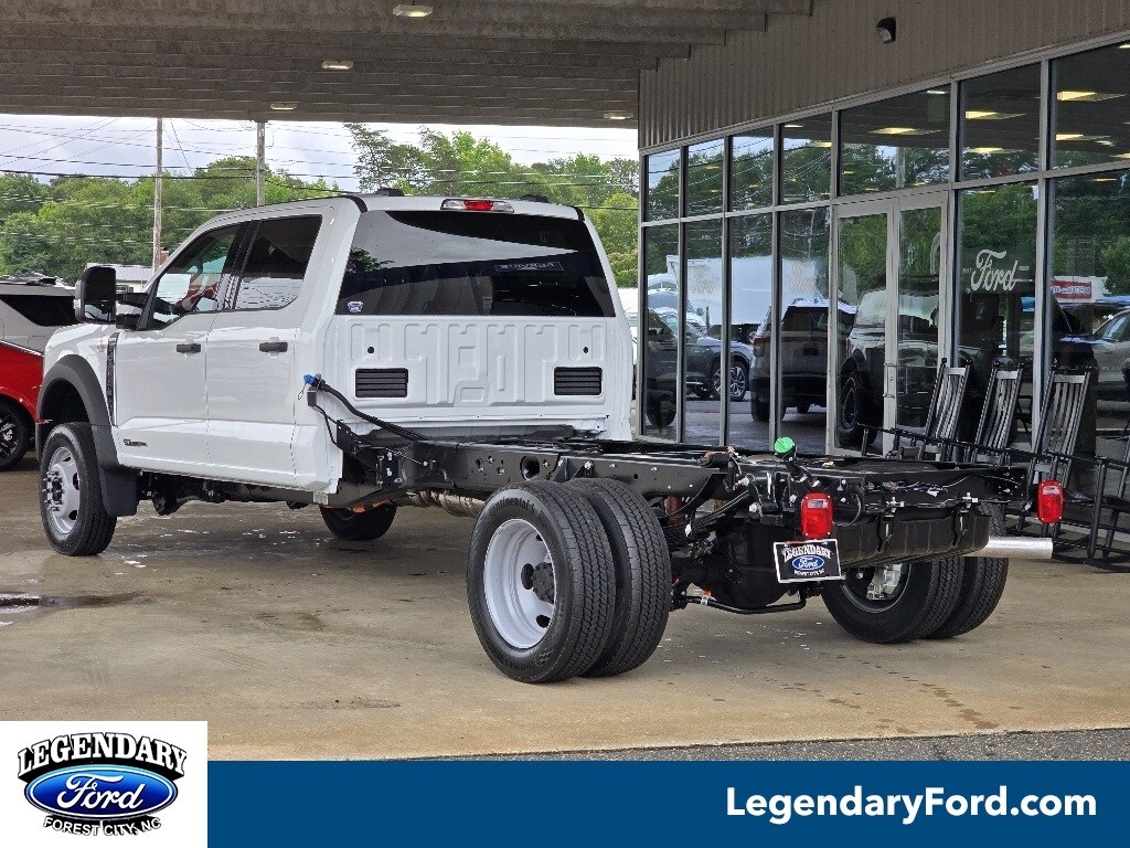 2025 Ford F-450 XLT photo 2