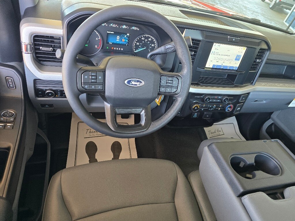 2025 Ford F-550 XL photo 3
