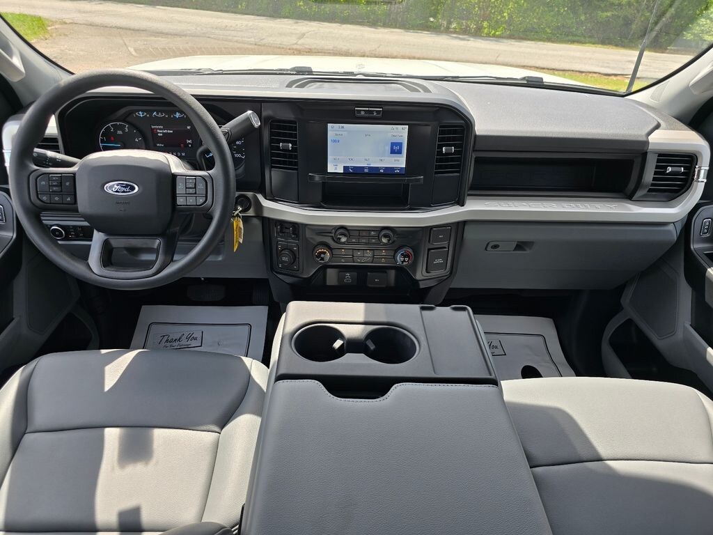 New 2025 Ford F-250SD XL Truck Crew Cab