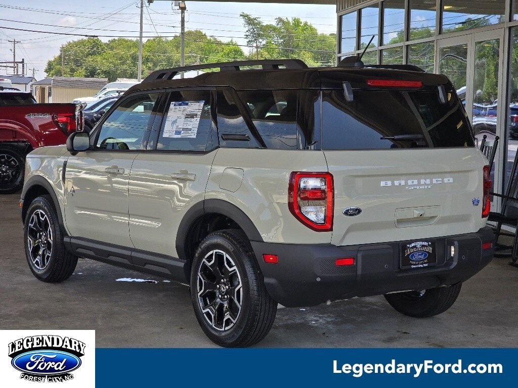 2025 Ford Bronco Sport Outer Banks photo 2