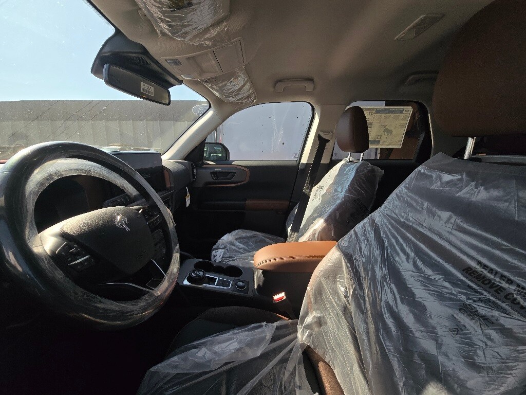2025 Ford Bronco Sport Outer Banks photo 4