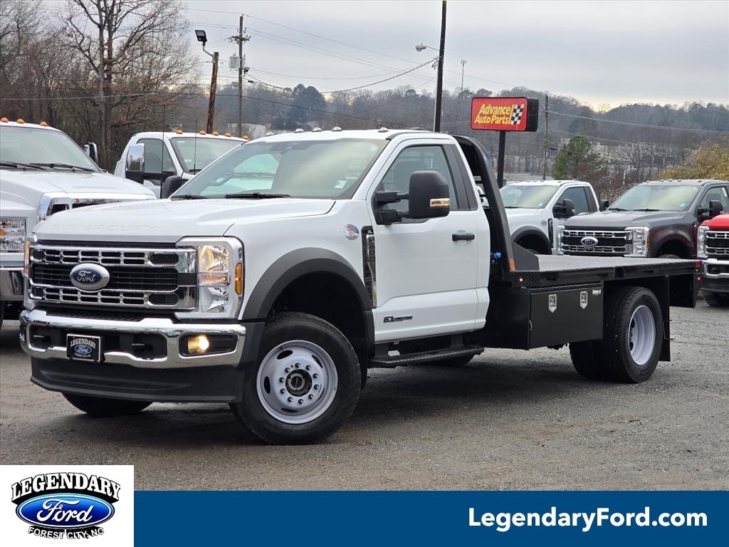 2024 Ford F-600 Super Duty Chassis Cab XL's photo