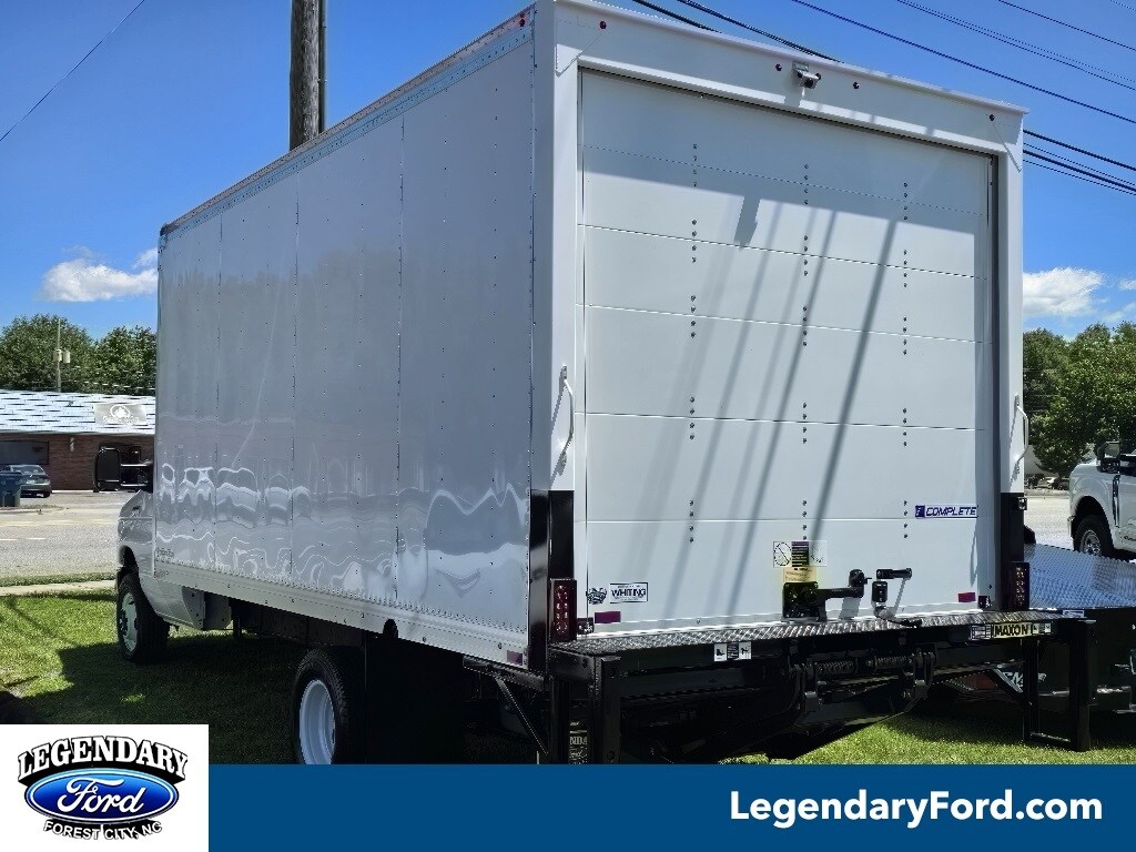2026 Ford E-450 photo 2