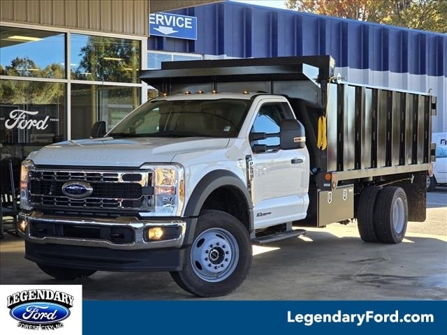 2025 Ford F-600 Super Duty Chassis Cab XL's photo