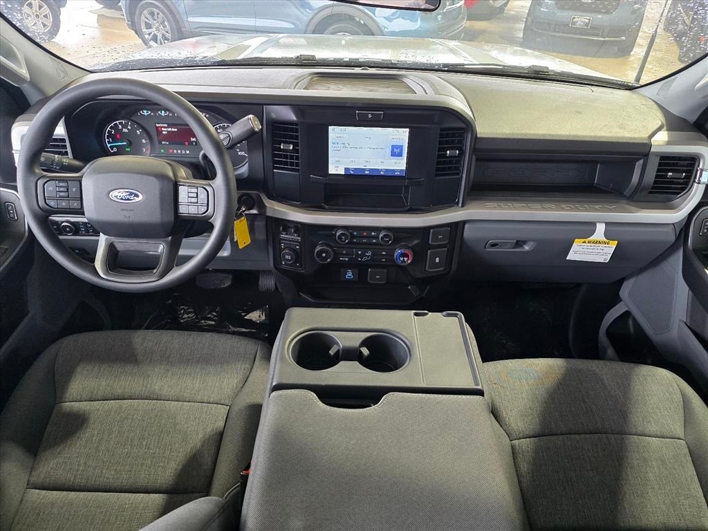 New 2025 Ford F-250 XL Truck Crew Cab