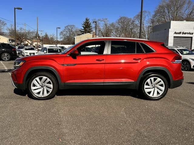 Used 2022 Volkswagen Atlas Cross Sport SE w/Tech with VIN 1V2HE2CA0NC224149 for sale in Massapequa, NY