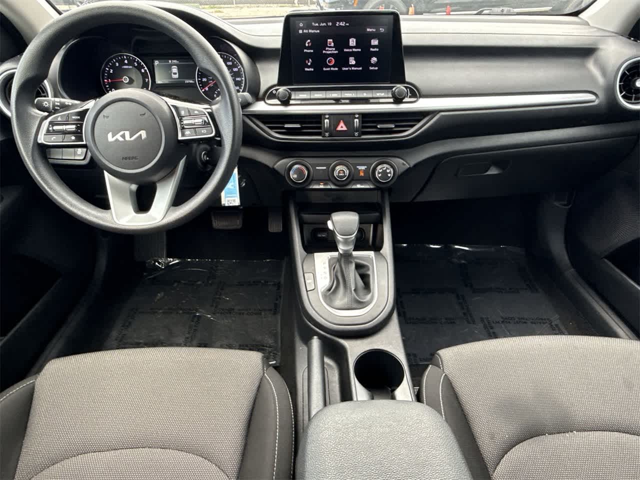 Thumbnail: 2024 Kia Forte - 24