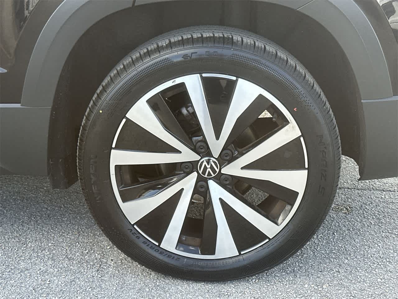 Thumbnail: 2022 Volkswagen Taos - 11