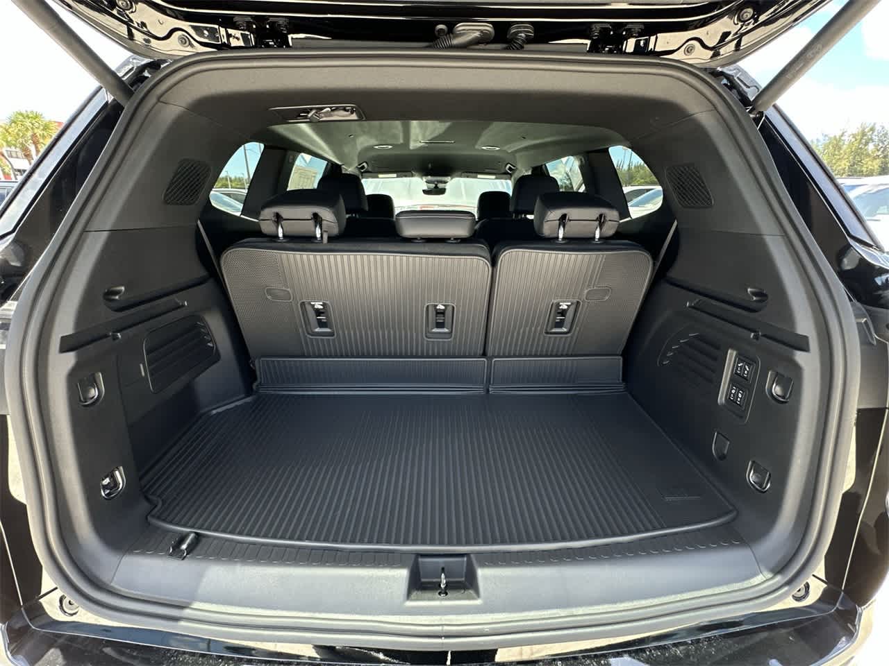 Thumbnail: 2026 Buick Enclave - 25