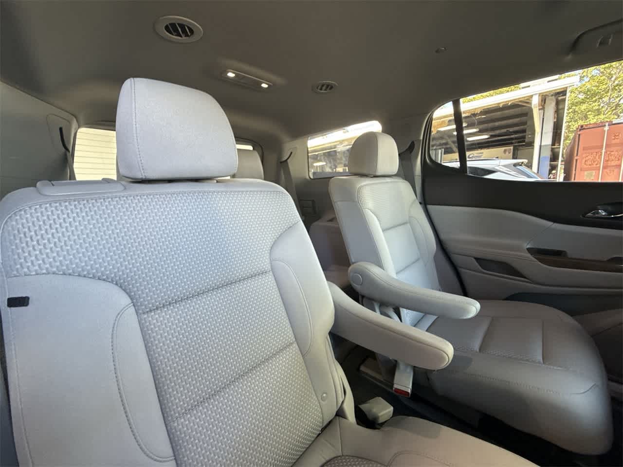 Thumbnail: 2022 GMC Acadia - 26