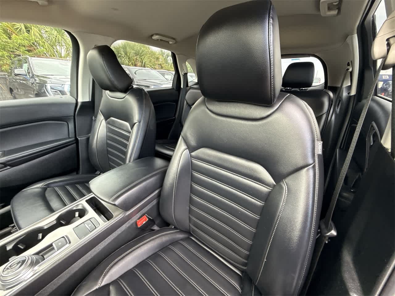 2022 Ford Edge  14