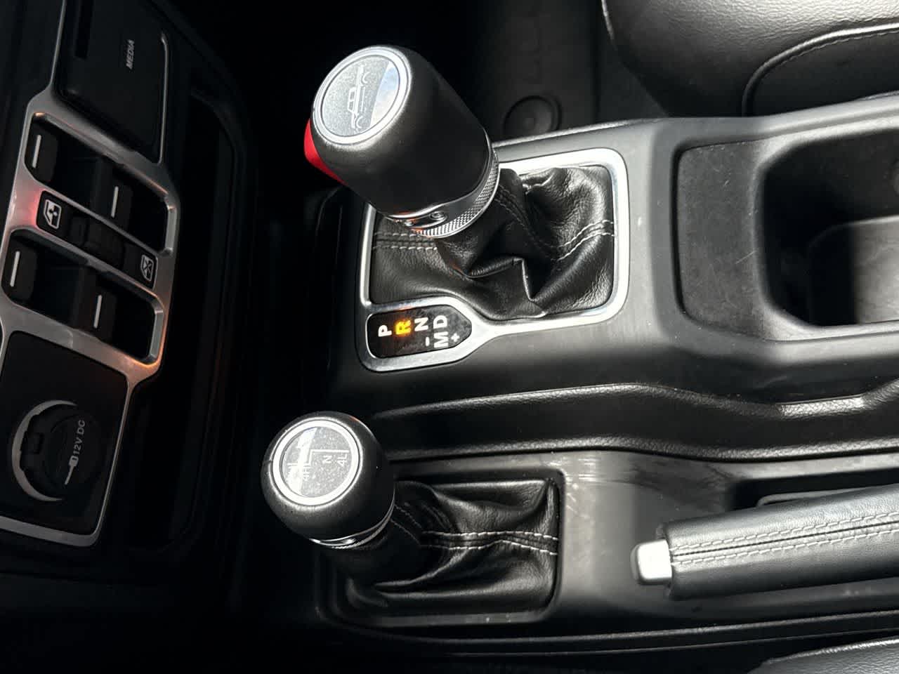 Thumbnail: 2023 Jeep Gladiator - 21