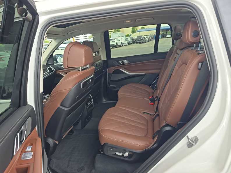 Thumbnail: 2024 BMW X7 - 6