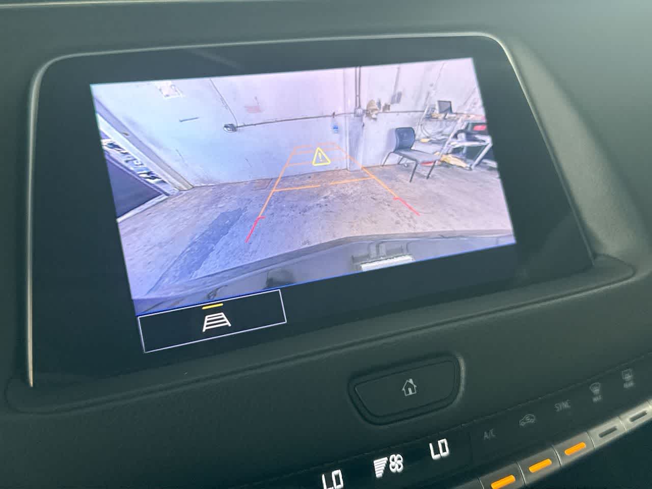 Thumbnail: 2023 Cadillac XT4 - 19