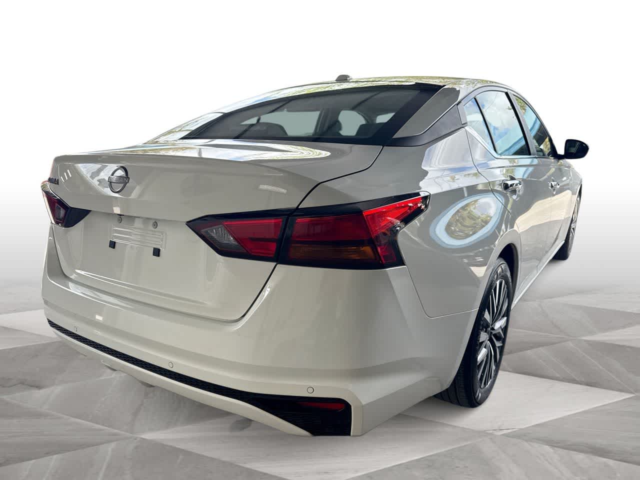 Thumbnail: 2025 Nissan Altima - 8