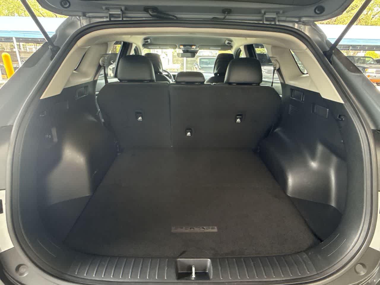 Thumbnail: 2023 Kia Sportage - 25